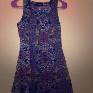 Simple and cute dress.